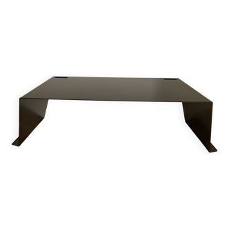 Bureau metal design