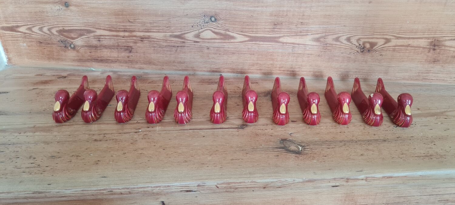 Ceramic knife holder