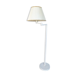 Standing lamppost