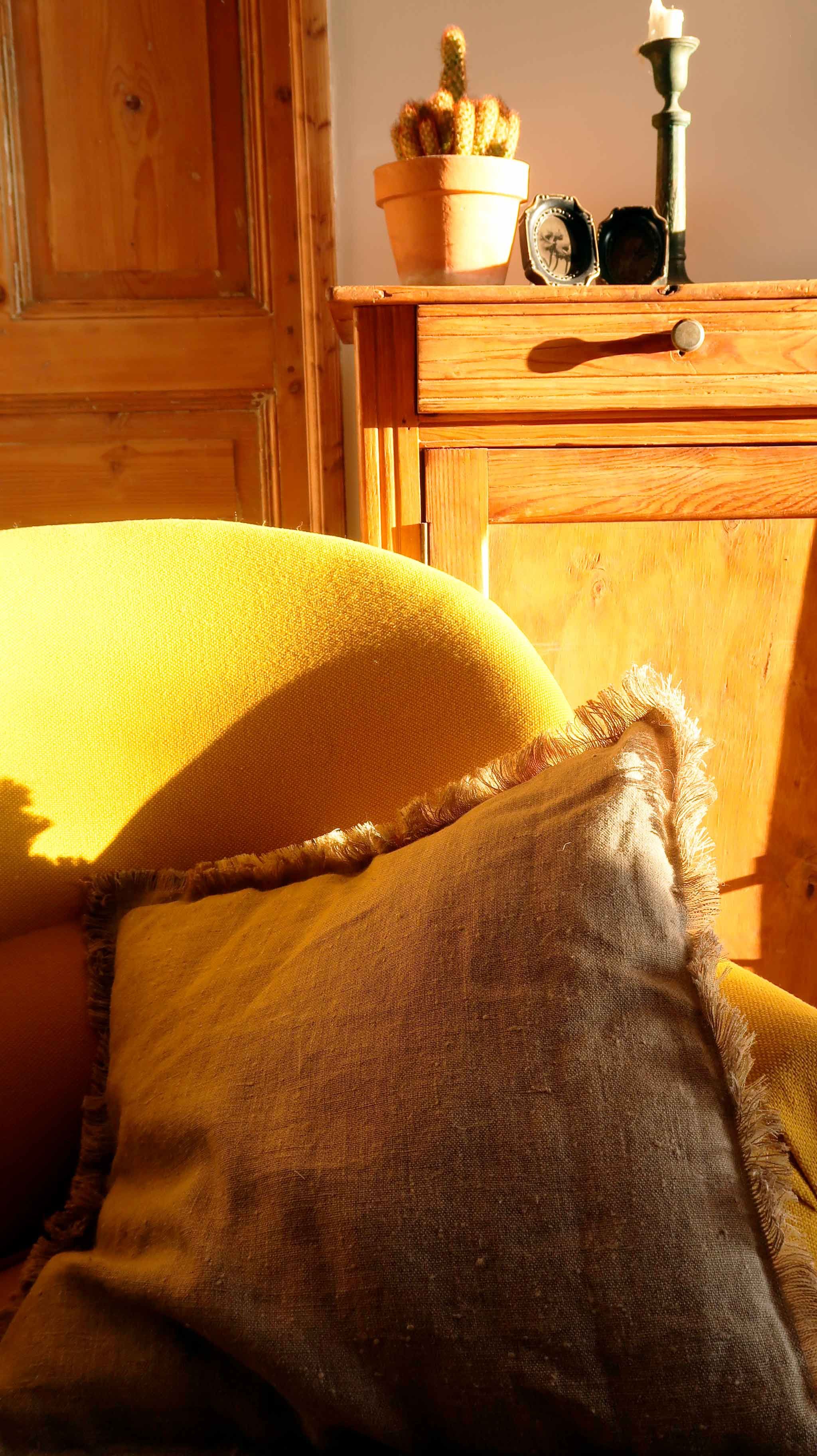 Coussin tissu sanderson fleurs et paon et franges en lin