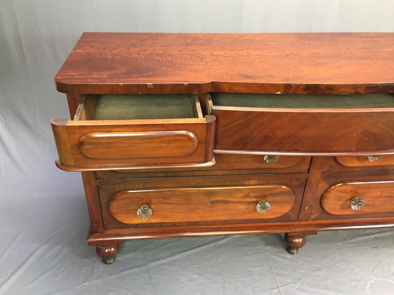 Victorian nineteenth Dresser mahogany