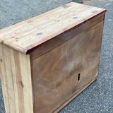 Buffet commode de type parisien rénové en bois massif brut avec 2 portes