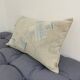 Coussin artisanal en toile ancienne style Kilim