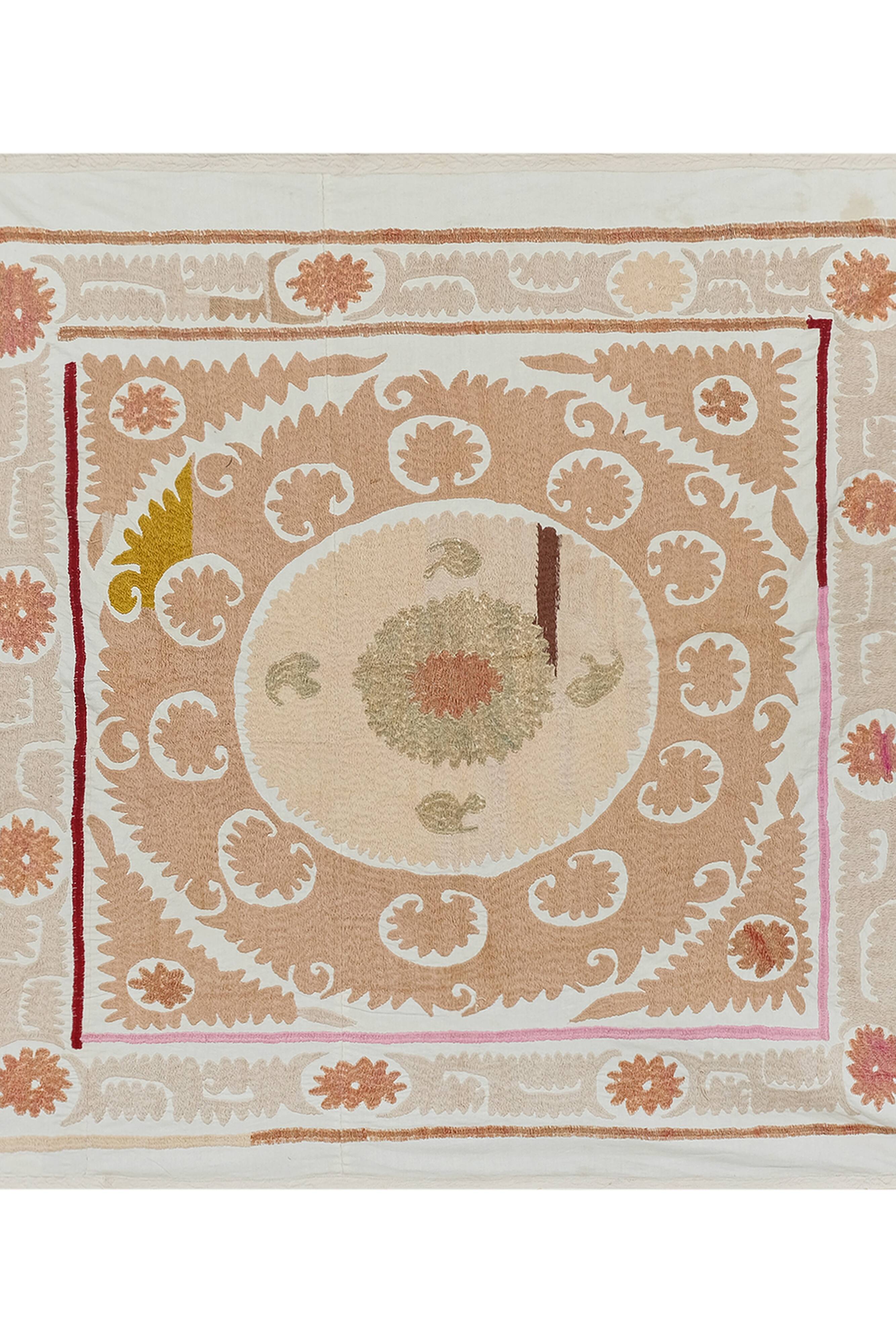 Hand knotted rug, vintage Turkish rug 116x124 cm