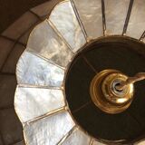 Mother-of-pearl suspension