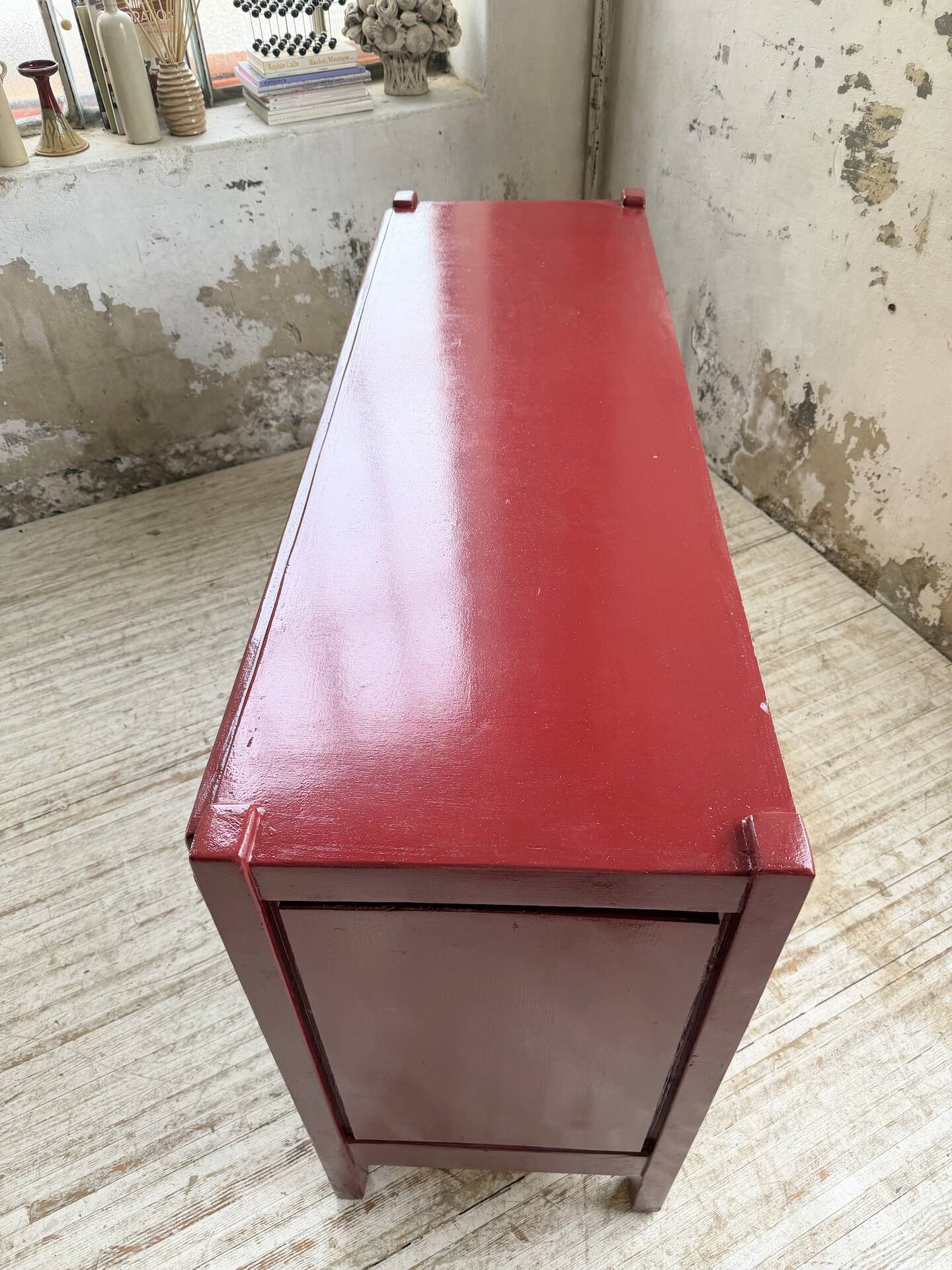 Red lacquered enfilade 1970 160cm