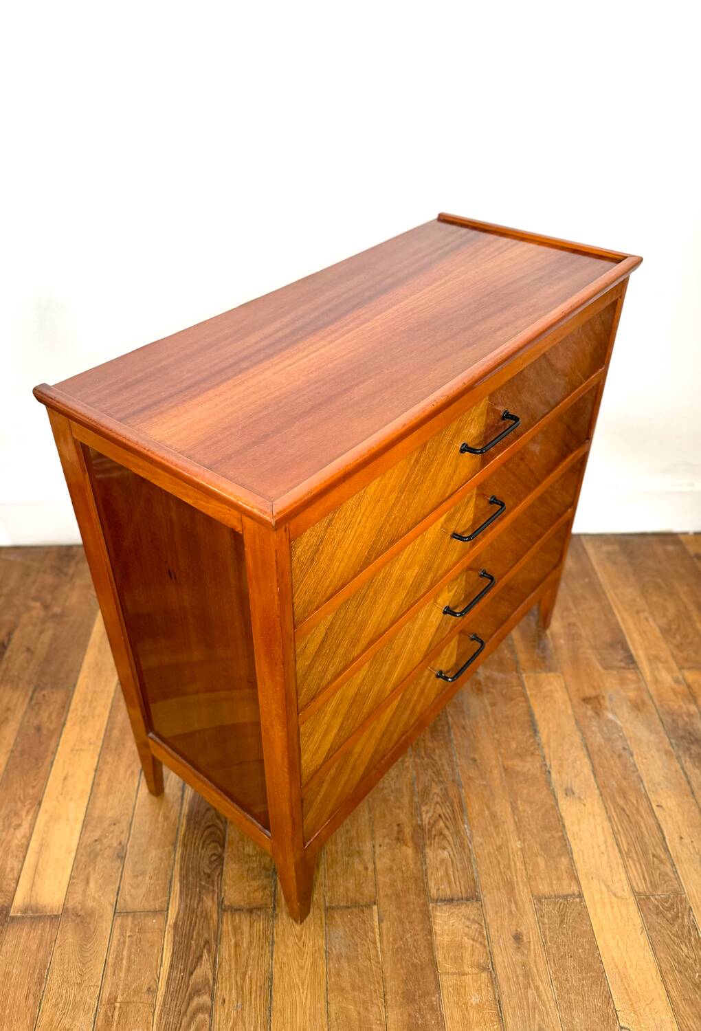 Vintage chest of drawers