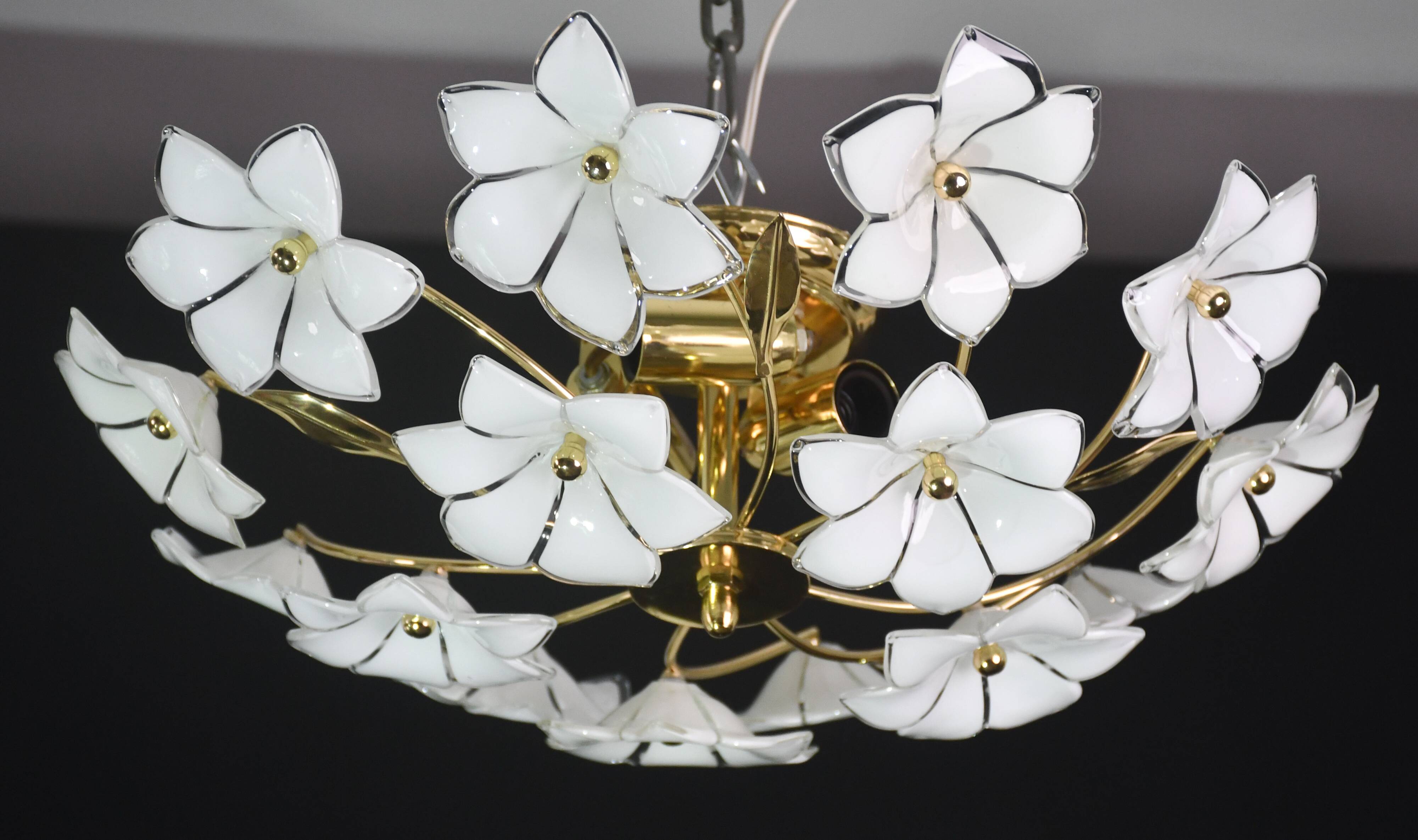 Delicious Murano Ceiling Light White Flowers, 1970