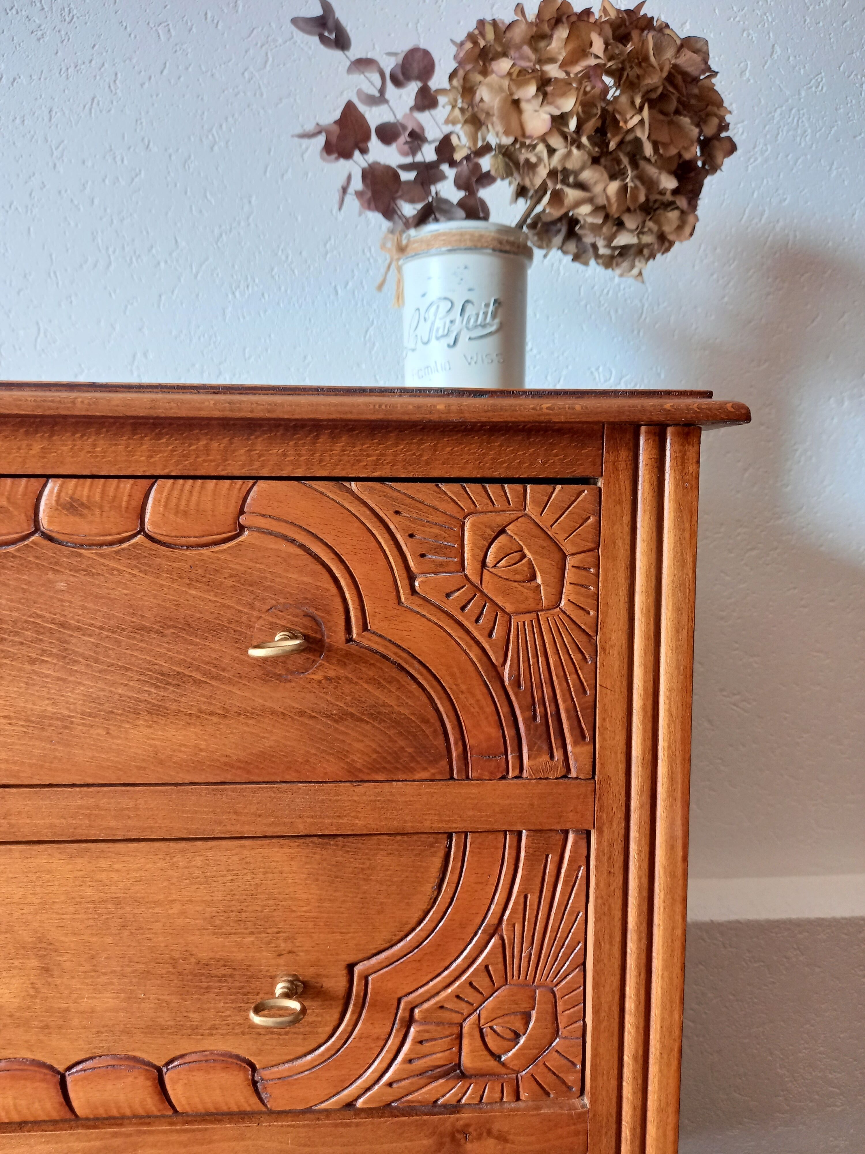 Art Deco chest of drawers