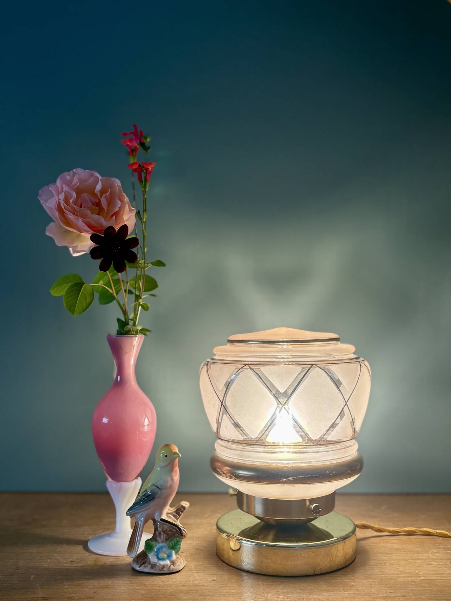 Vintage Art Deco pink and gold glass globe table lamp