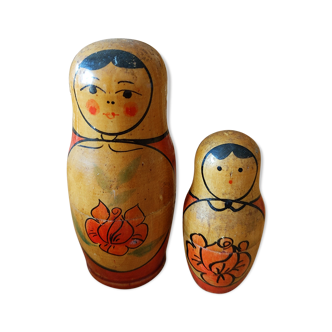 Duo of vintage vintage Russian dolls matryoshka wood