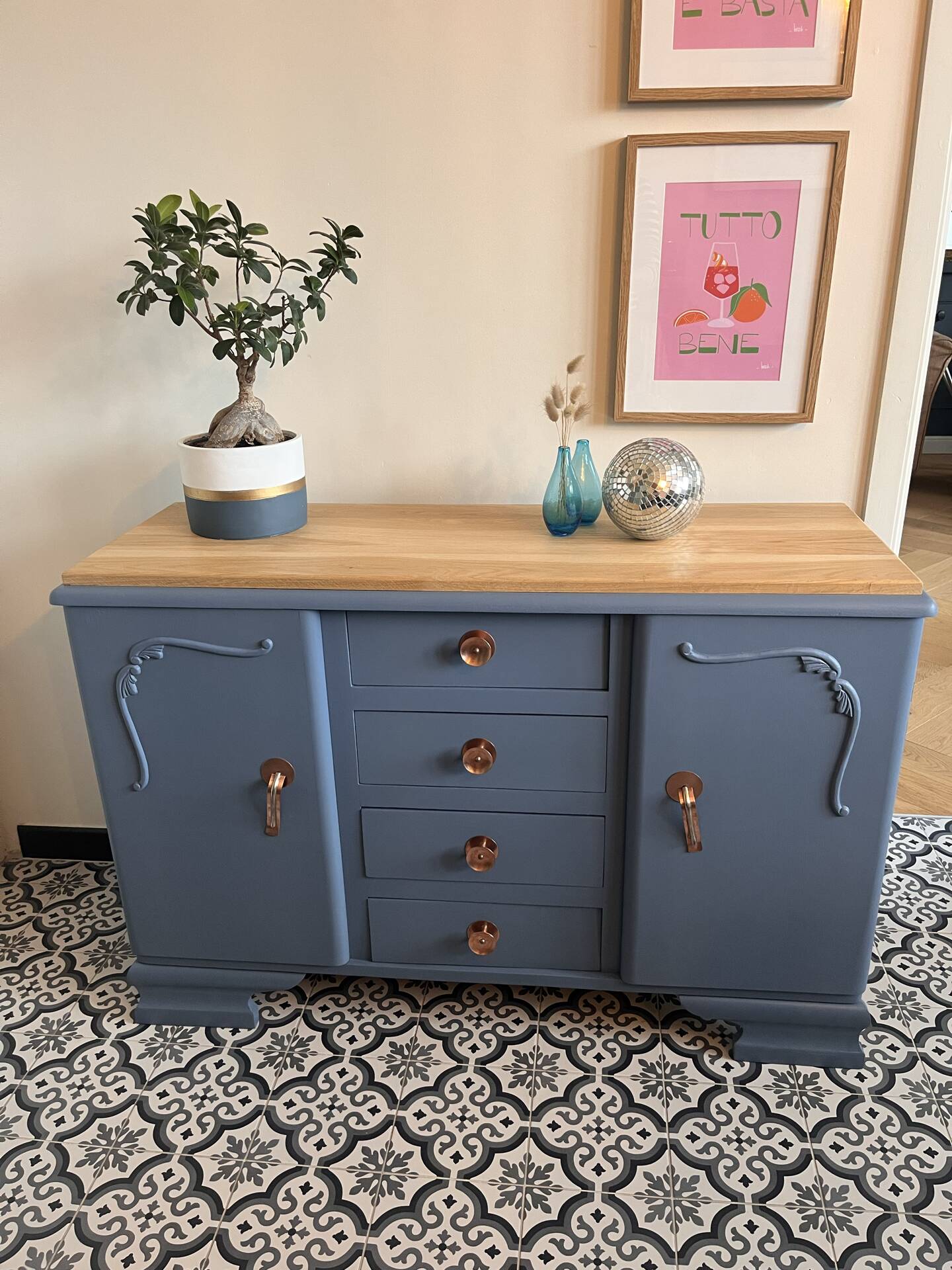 Vintage chest of drawers