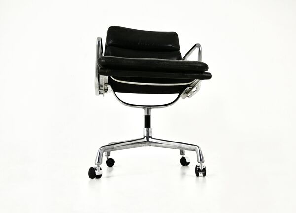 Chaise de bureau par Charles et Ray Eames pour Herman Miller, années 1970