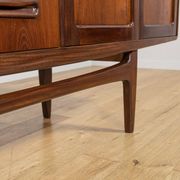 Buffet Mid-Century Modern par Victor Wilkins pour G-Plan, années 1960.