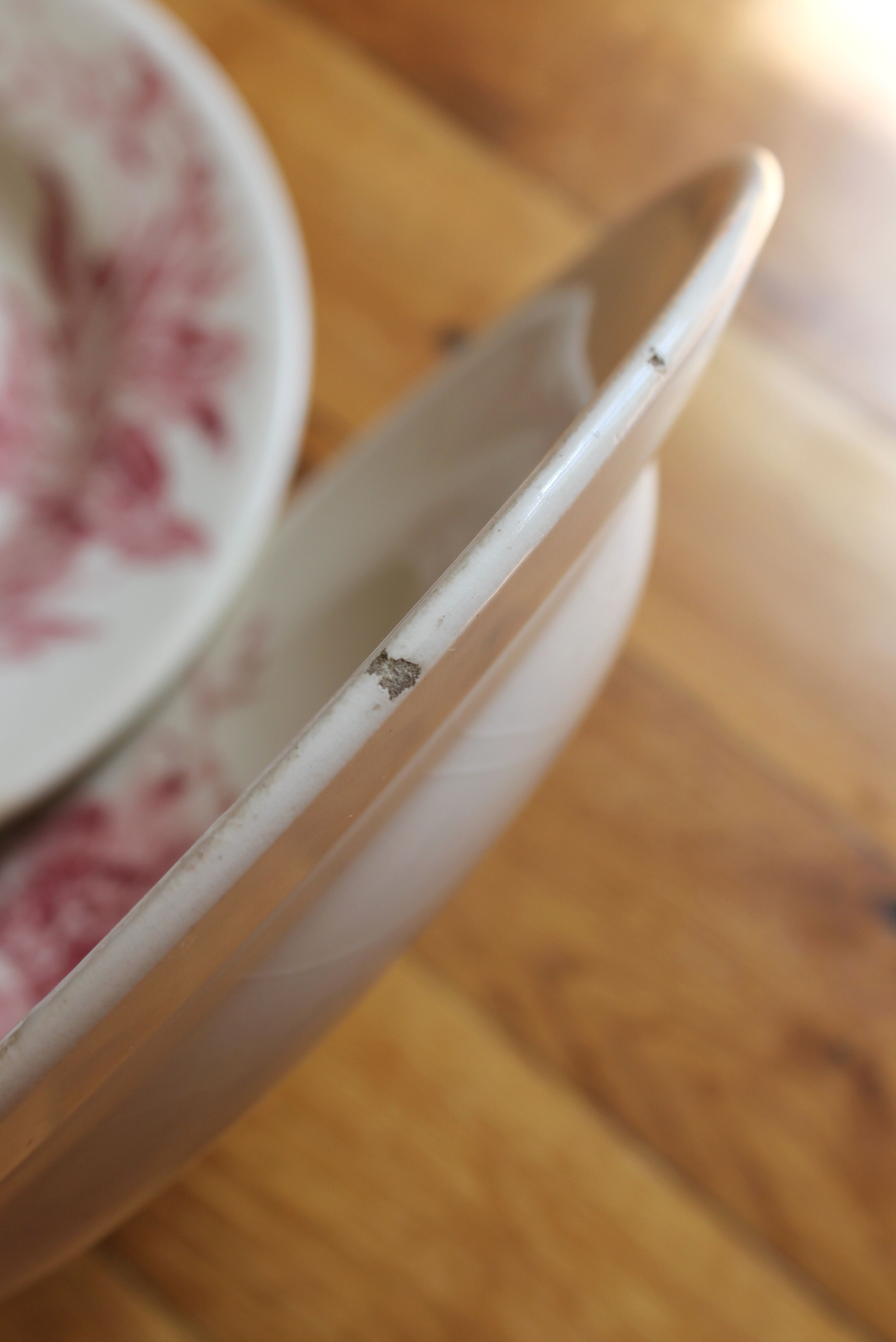 4 plates in iron earth opaque poppies, from Gien