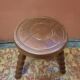 Tabouret tripode en bois