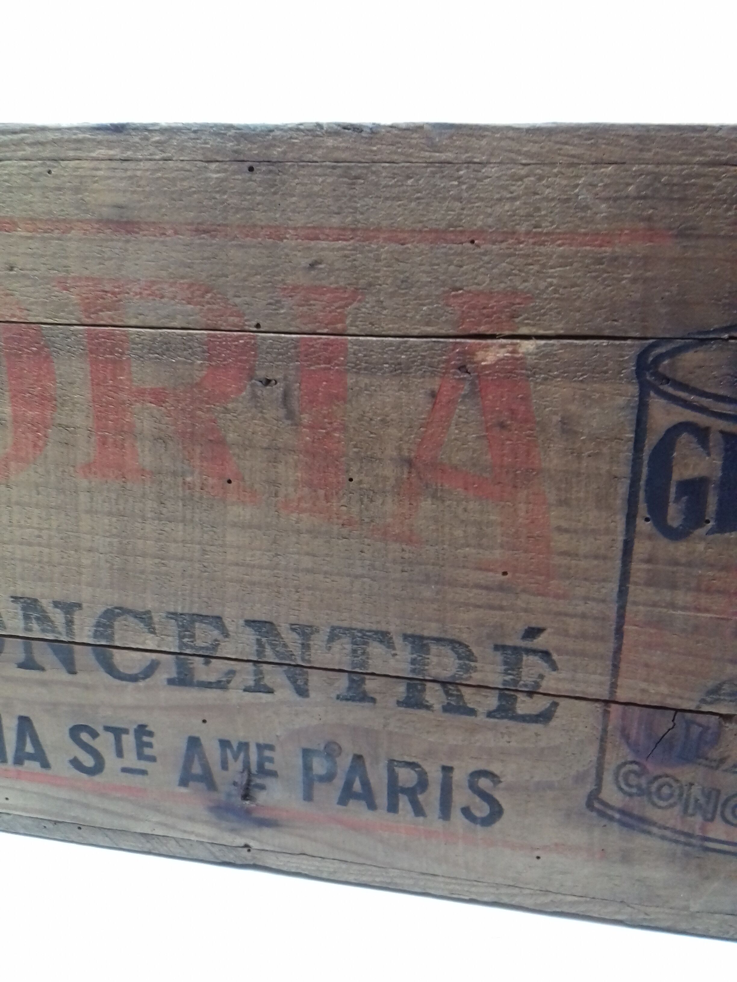 Old wooden box "regilait"