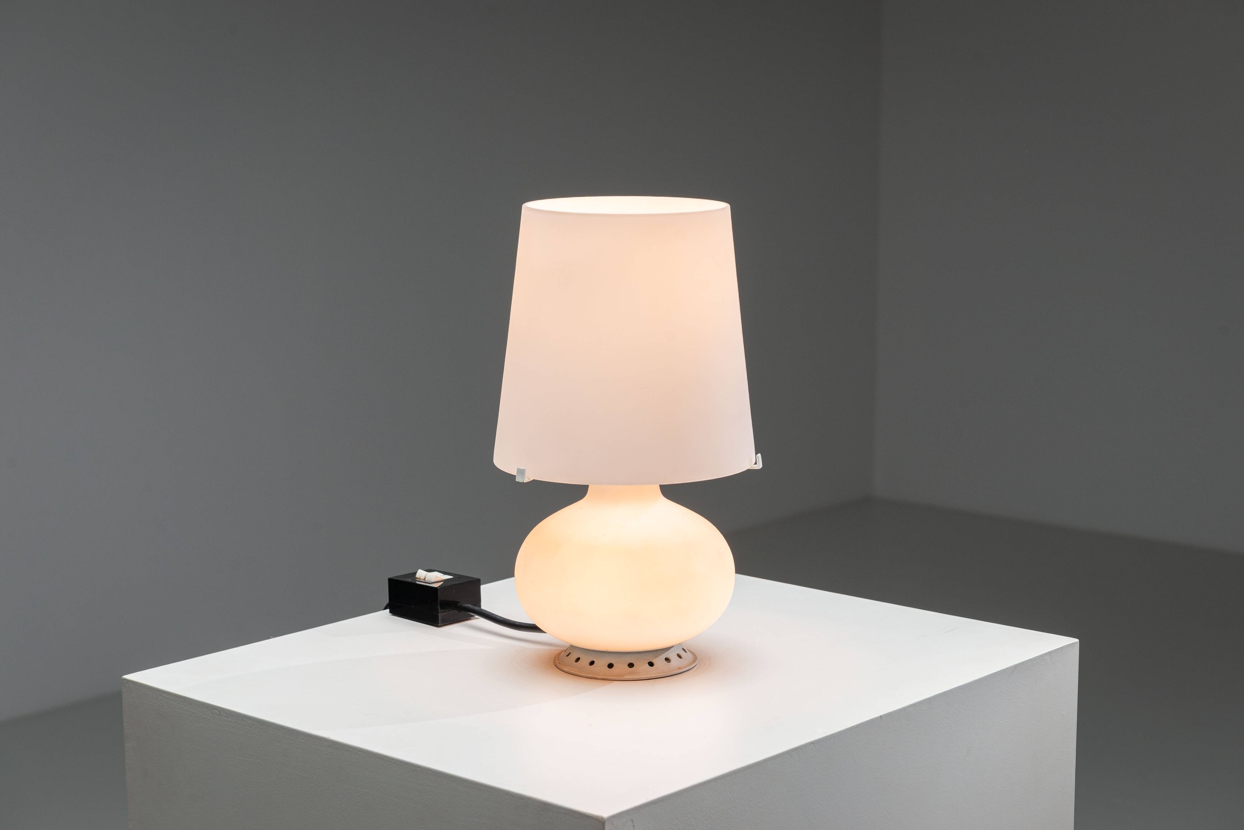 Max Ingrand model 1853 table lamp for Fontana Arte