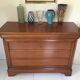 Commode 4 tiroirs en merisier chevillé, style Louis-Philippe