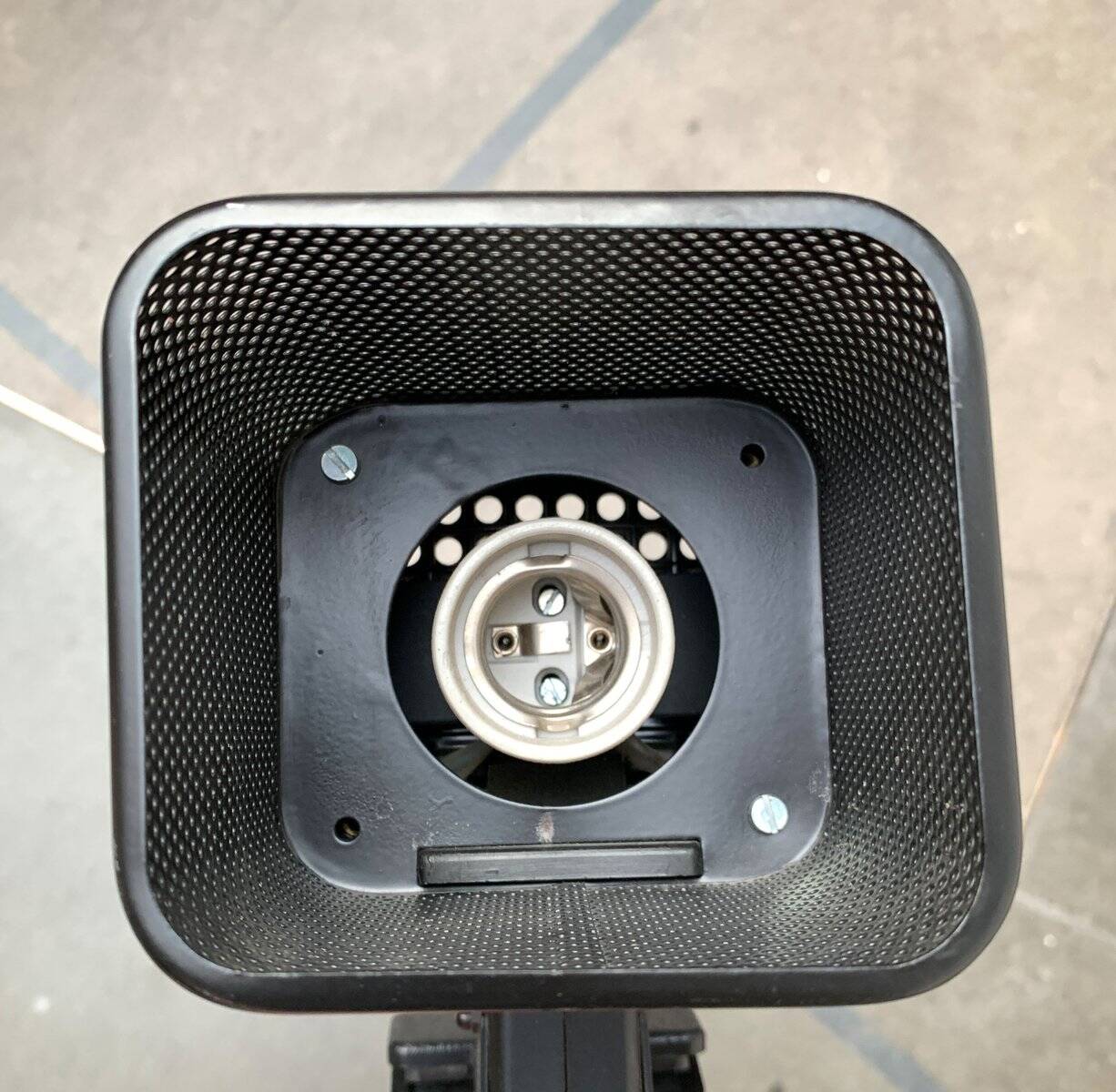 Postmodern mesh table lamp, 1980s