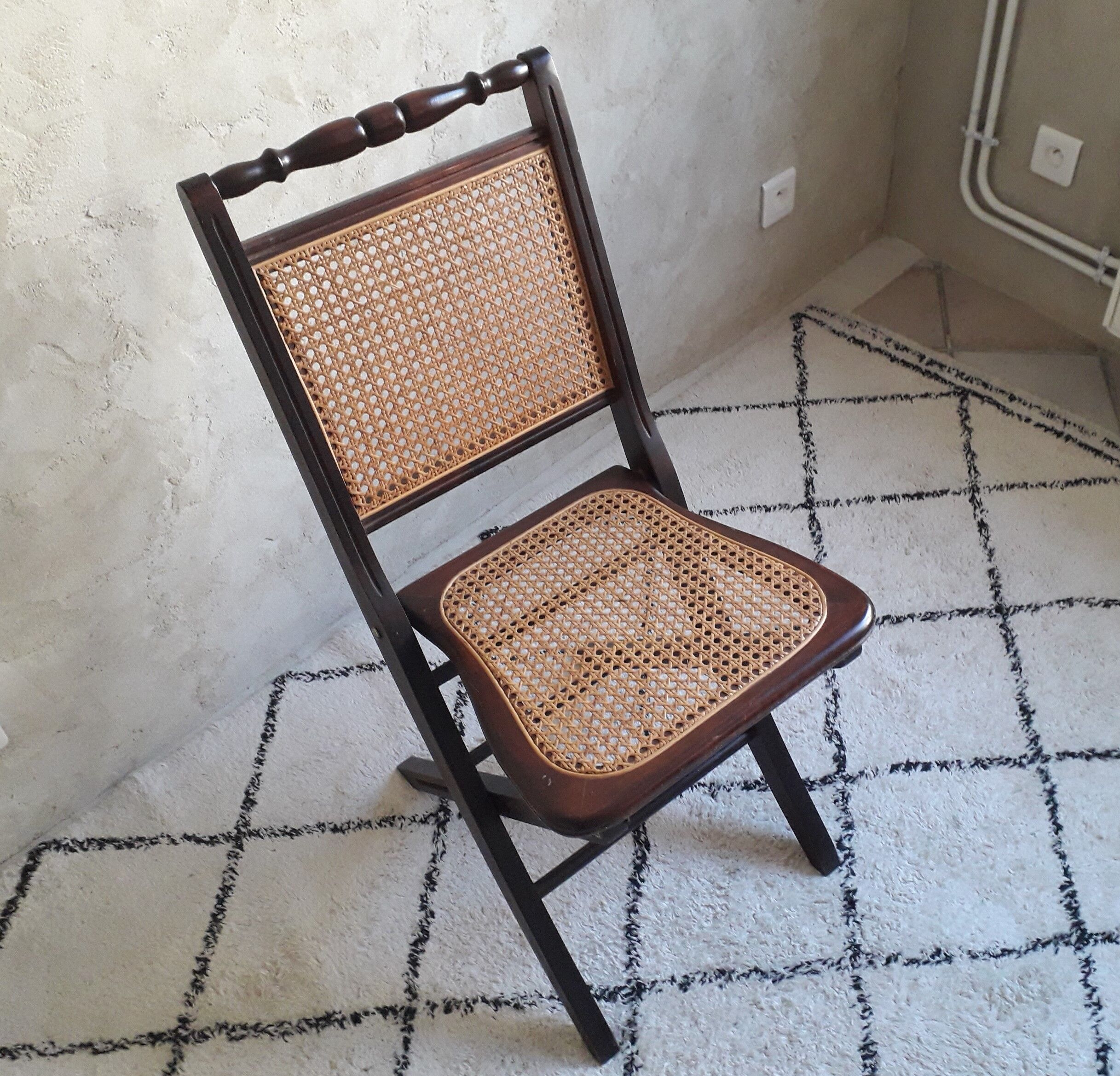 Wooden folding chair