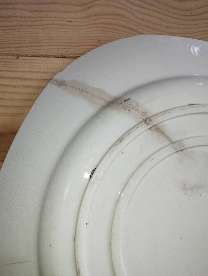 Plat carré Gien en terre de fer bleue, fin XIXème s