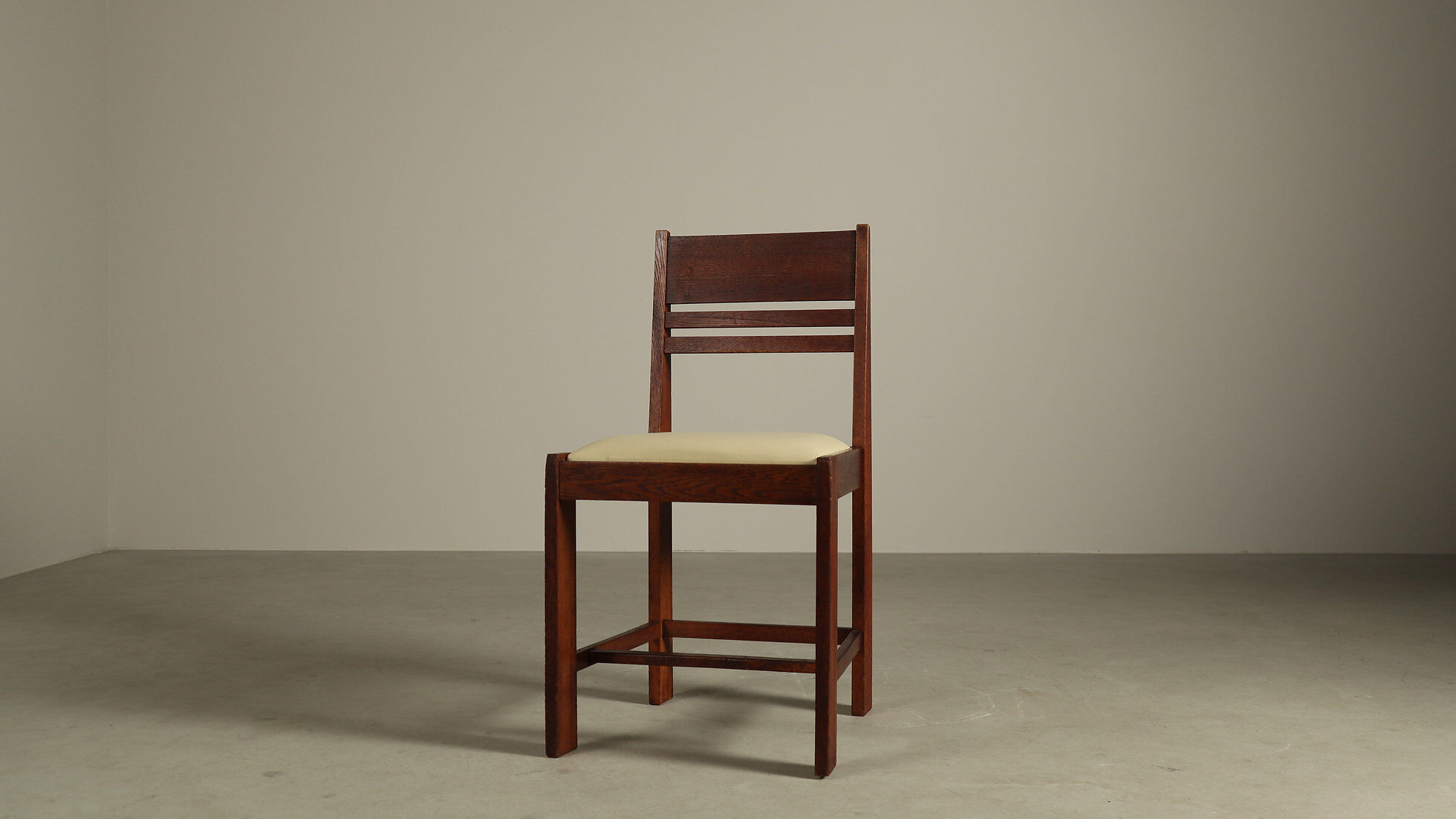 Set of 4 Dutch Hague School oak dining chairs, 1925-1935