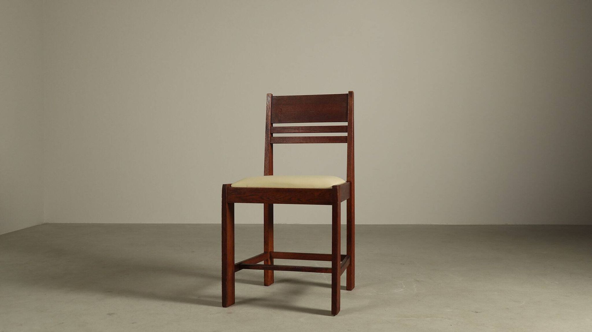 Set of 4 Dutch Hague School oak dining chairs, 1925-1935