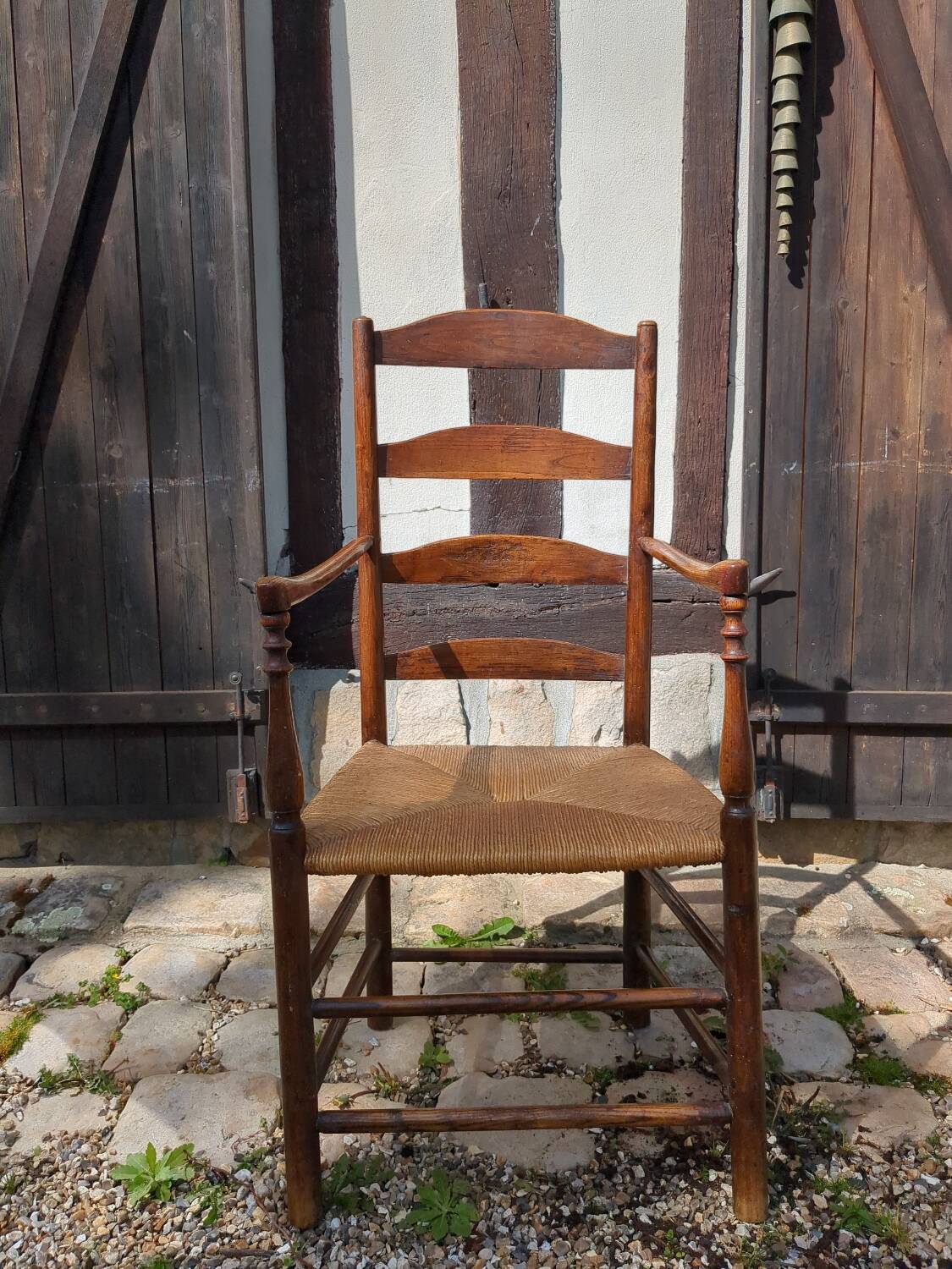 Fauteuil campagne en bois et paille début 20eme