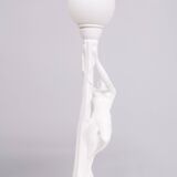 Lampe art déco femme nue en céramique blanche globe italie années 70