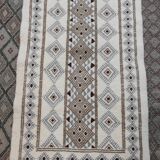 Tapis blanc à motifs berbères tissé mains