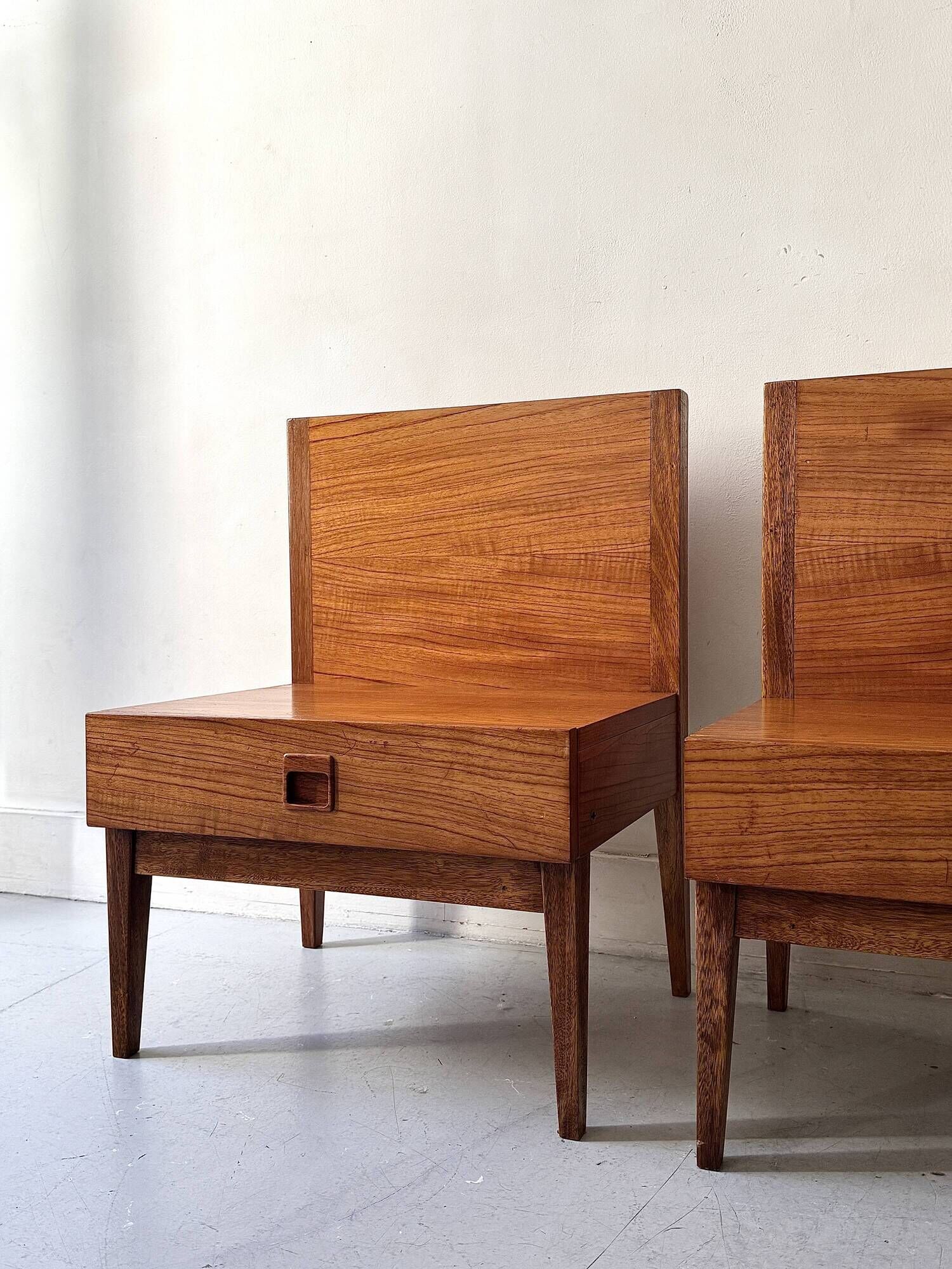 Modernist pair / Scandinavian wooden bedside tables, 1970 design.