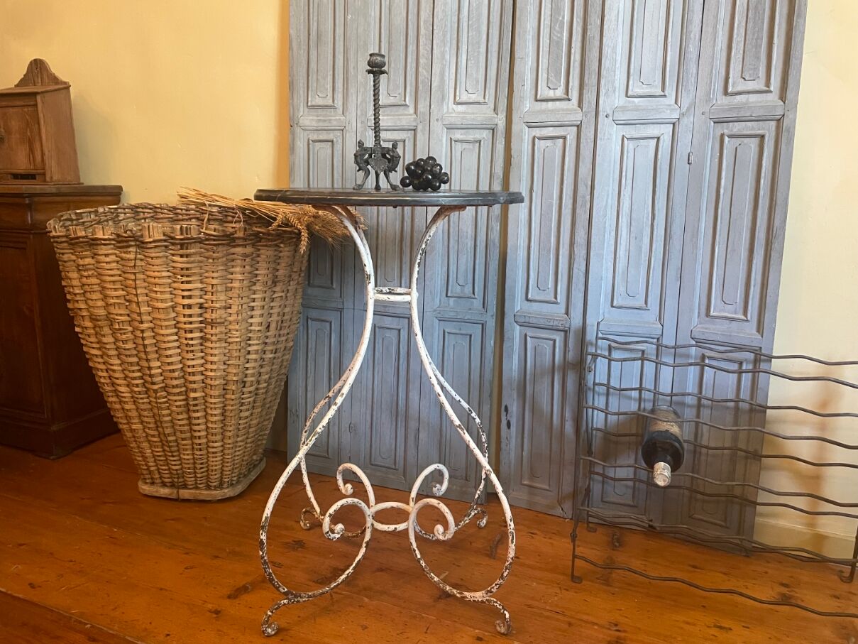 Art nouveau side table 1890 with hand-forged faux marble