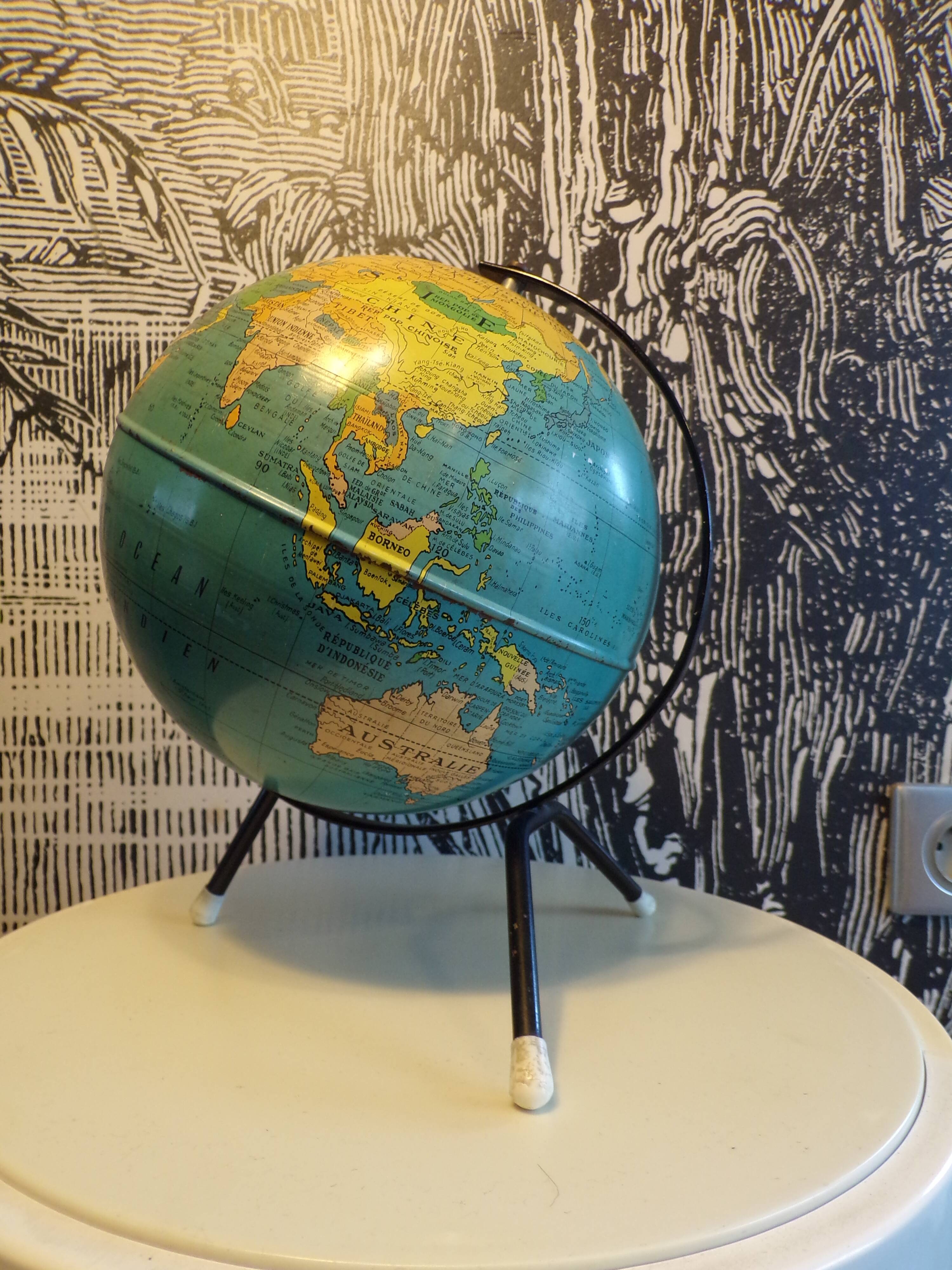Vintage Taride sheet metal globe 1960s
