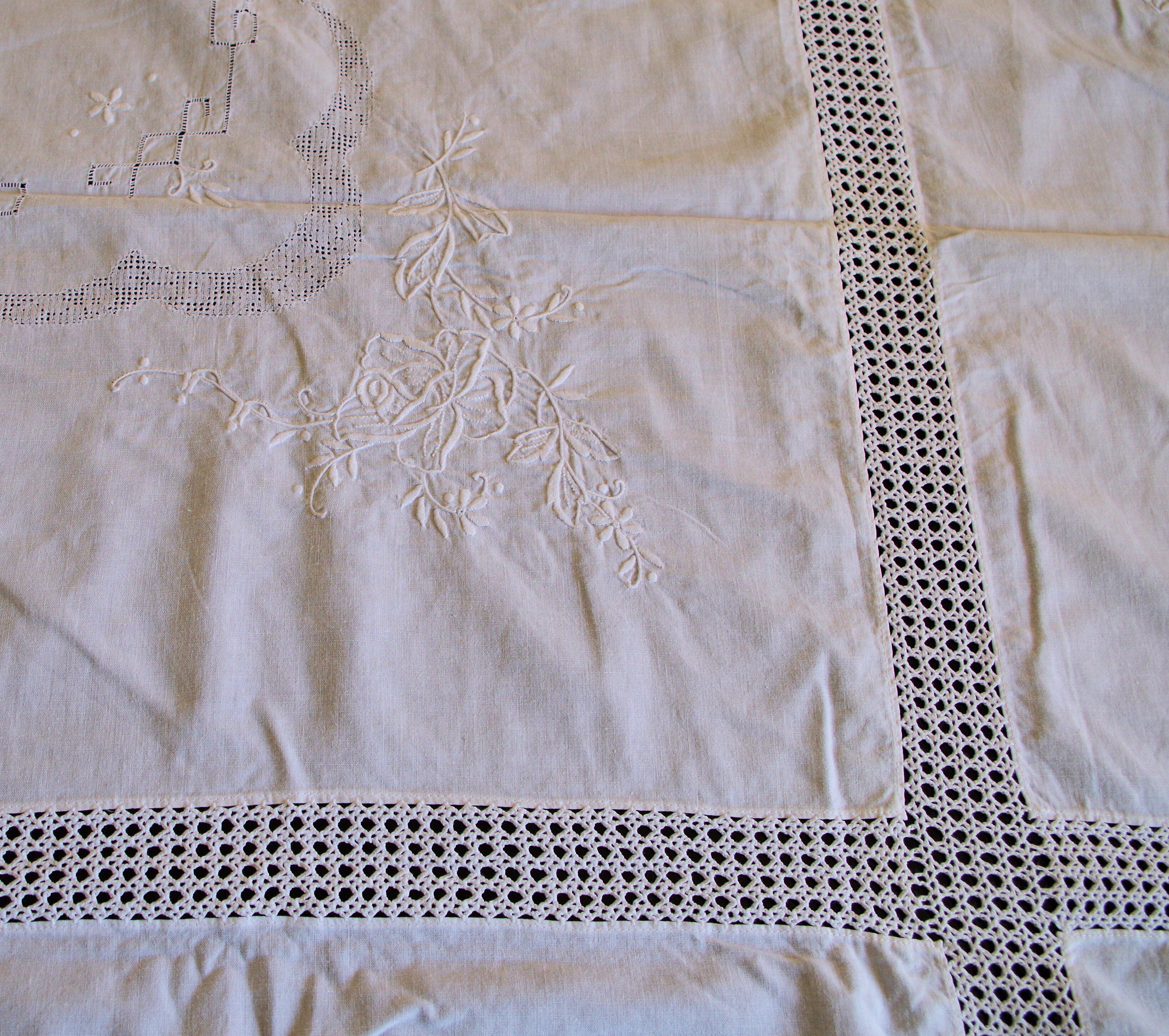Embroidered white cotton tablecloth
