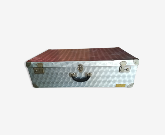 Valise en métal