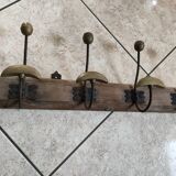 coat rack with 4 hooks