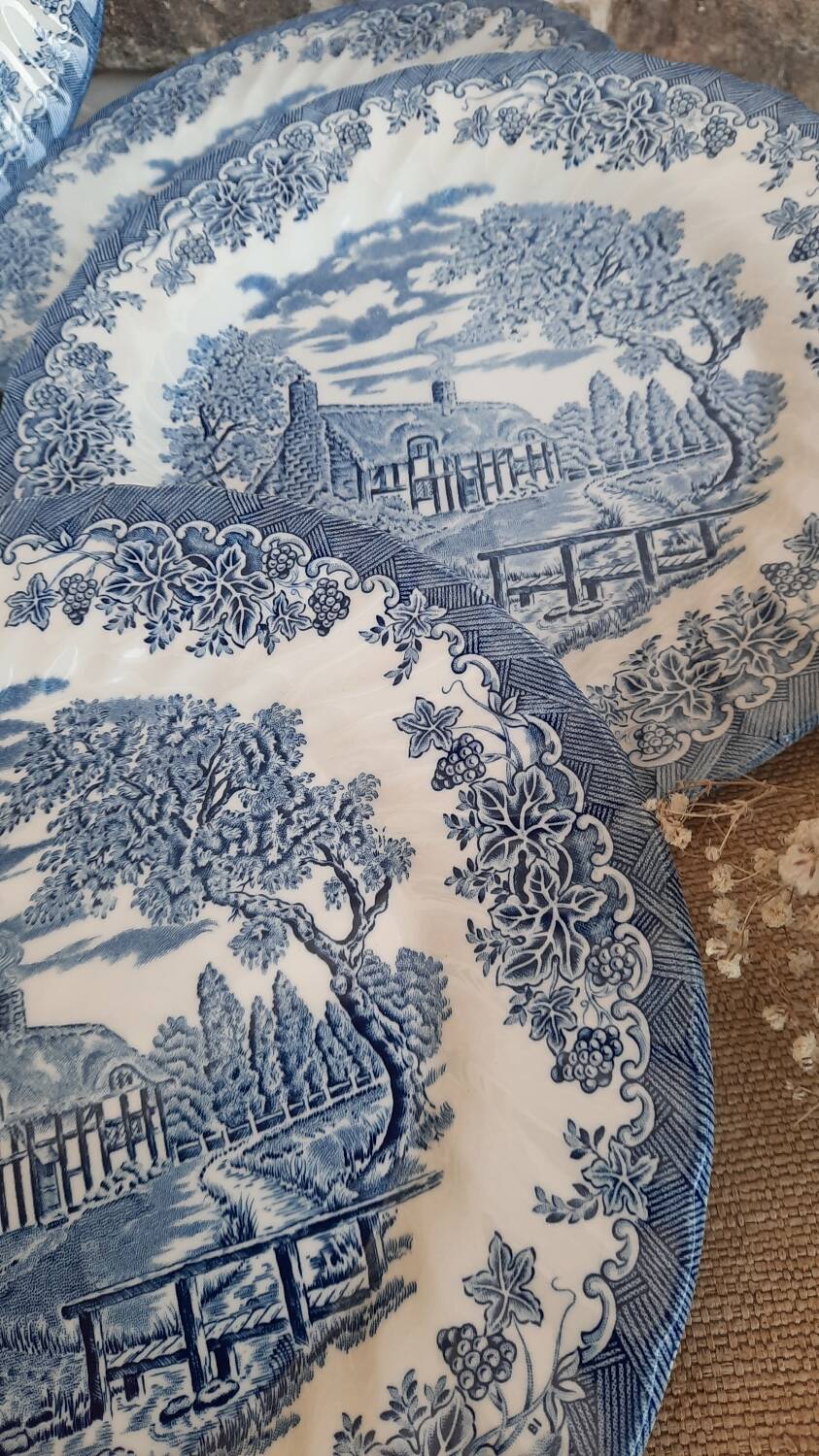 Churchill dinner plate