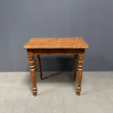 Petite table peinte en brocante ancienne