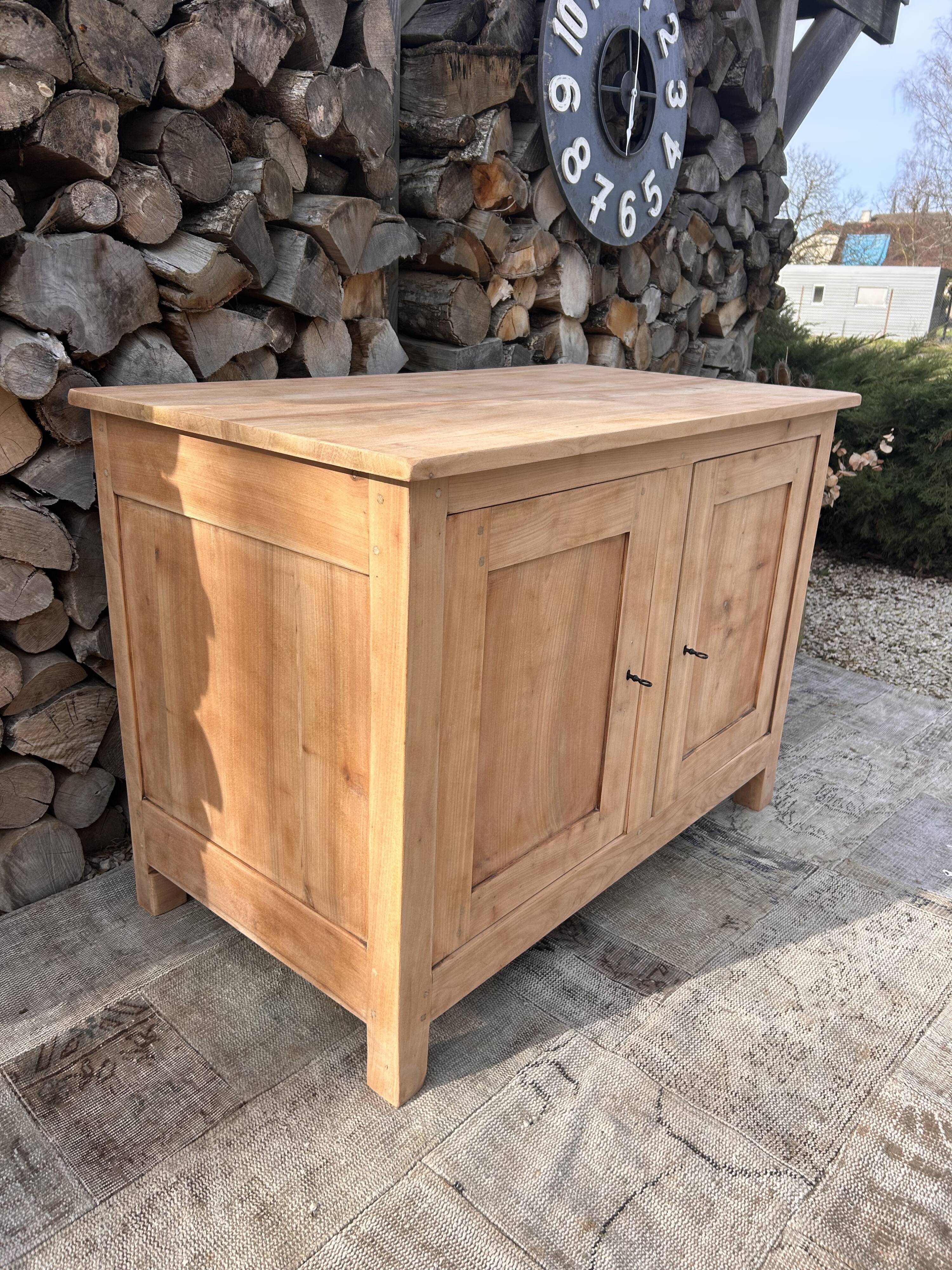 Massive renovated buffet