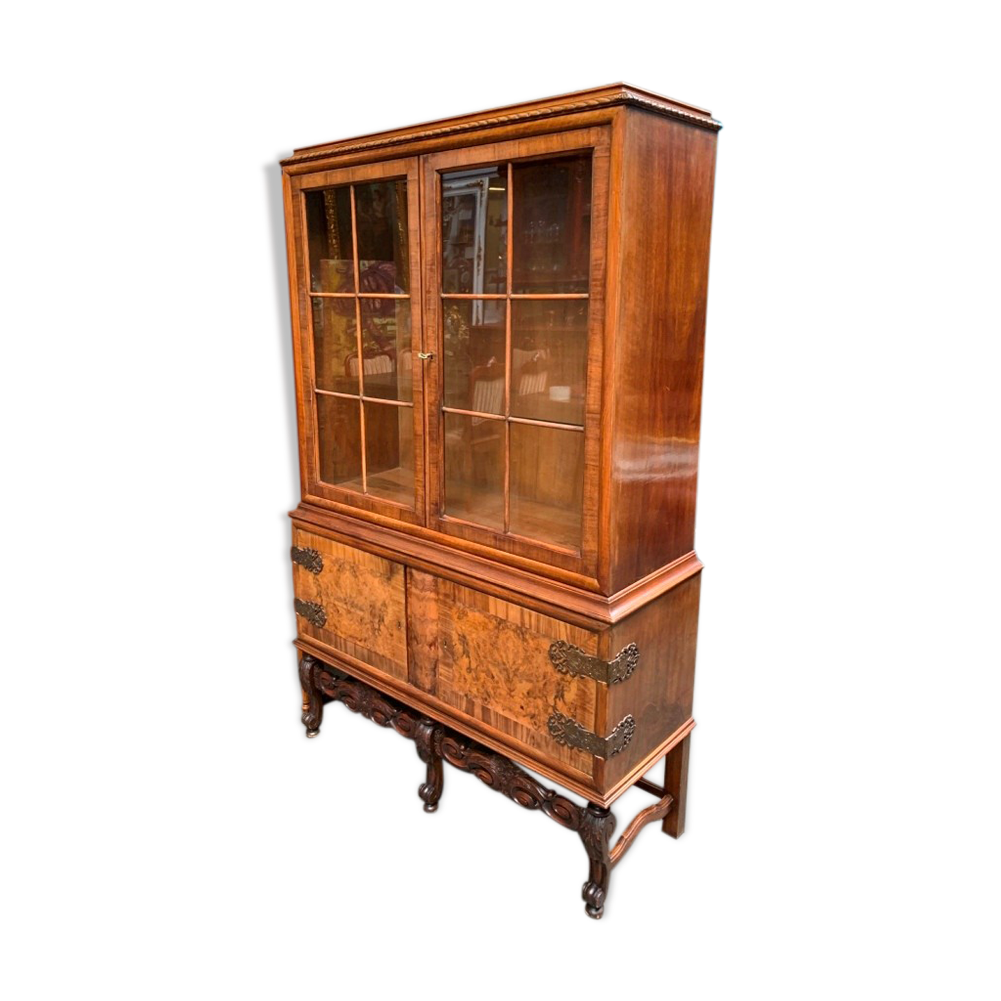 Showcase, walnut root, walnut