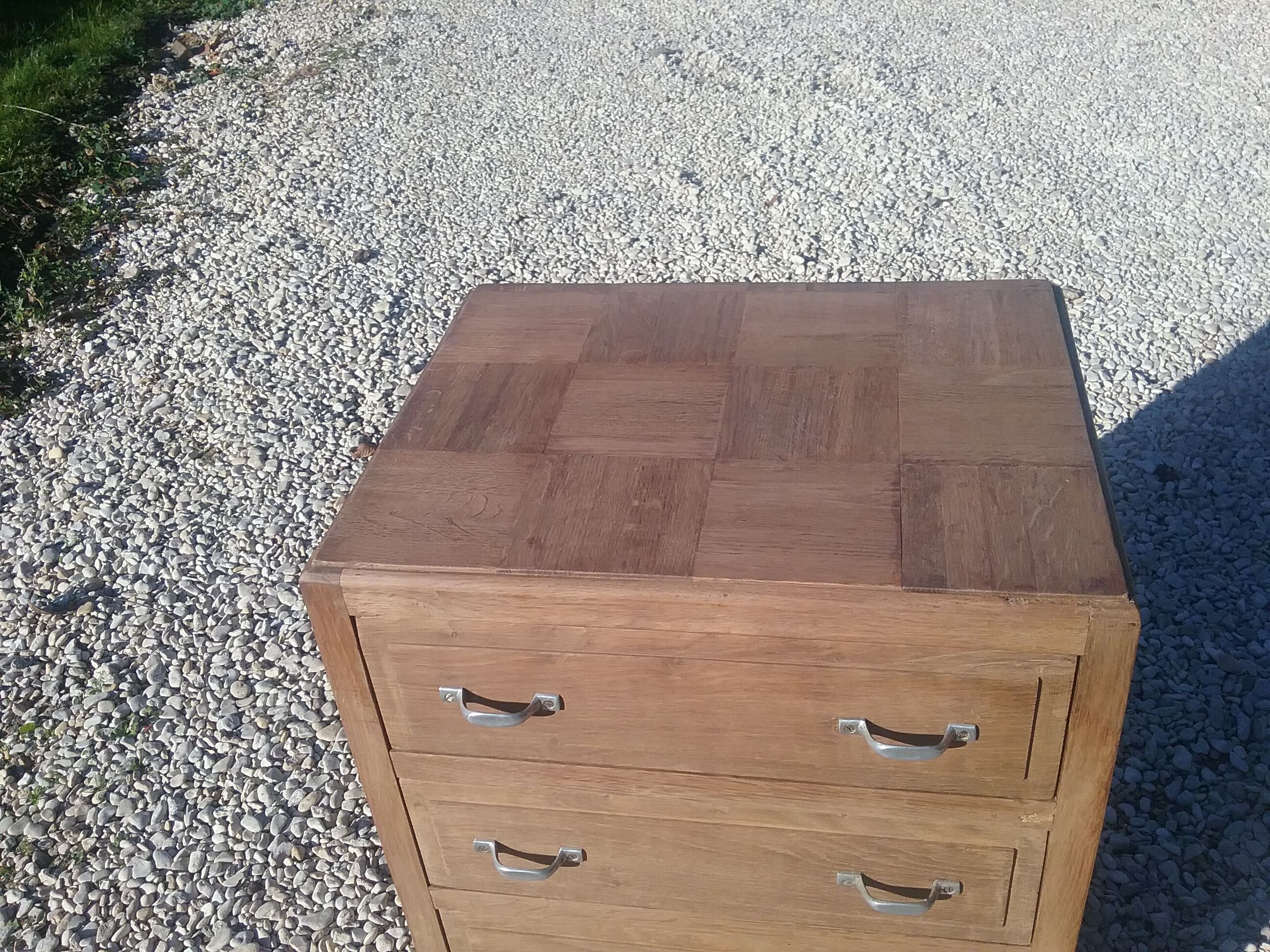 Chest of drawers