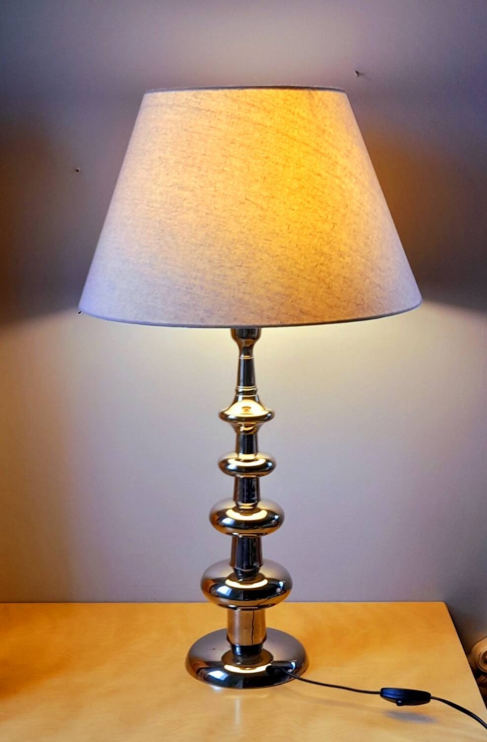 Space age lamp in chrome metal from the 1970s.