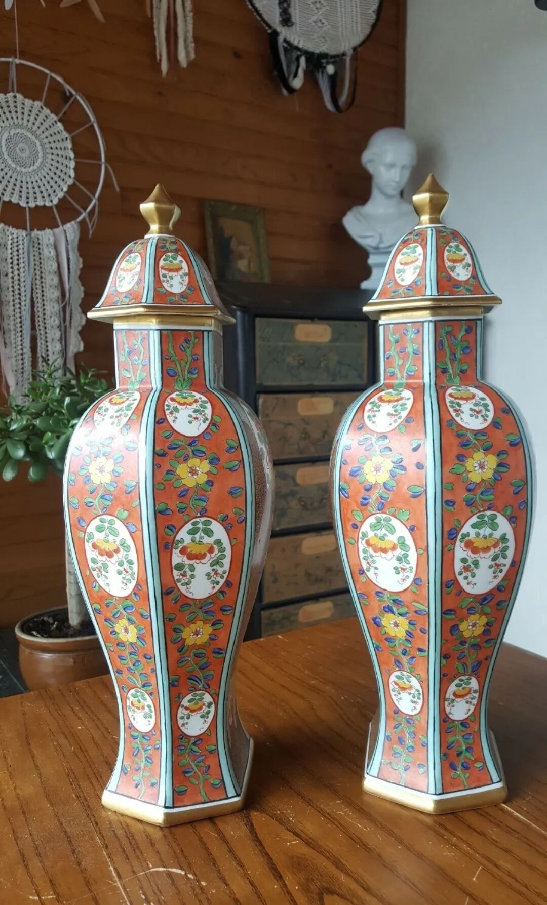 Pair of cutlery vases, urns porcelain polychrome Japan style signed