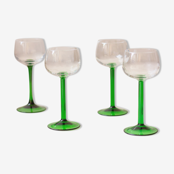 4 verres à vin à pied vert