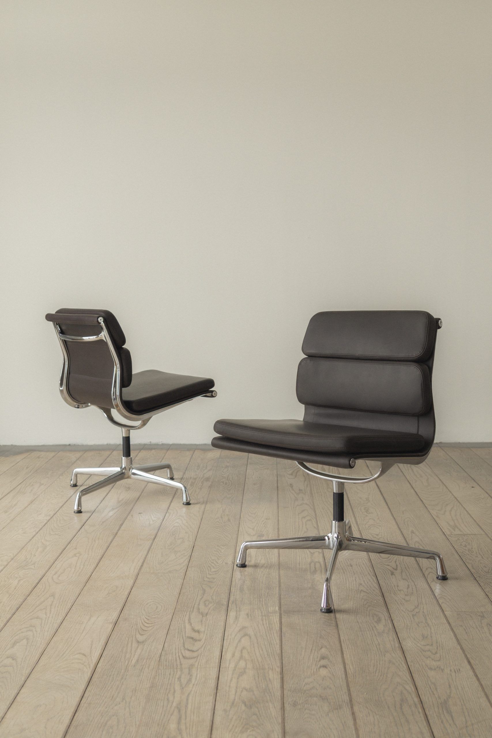 Soft Pad Chair EA 205