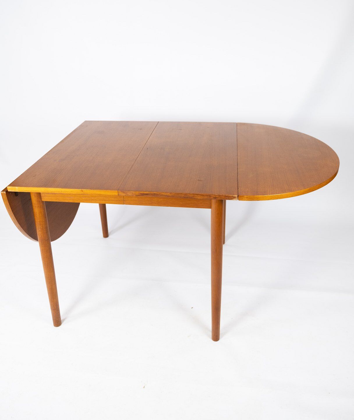 Dining table in teak designed by Arne Vodder from the 1960s