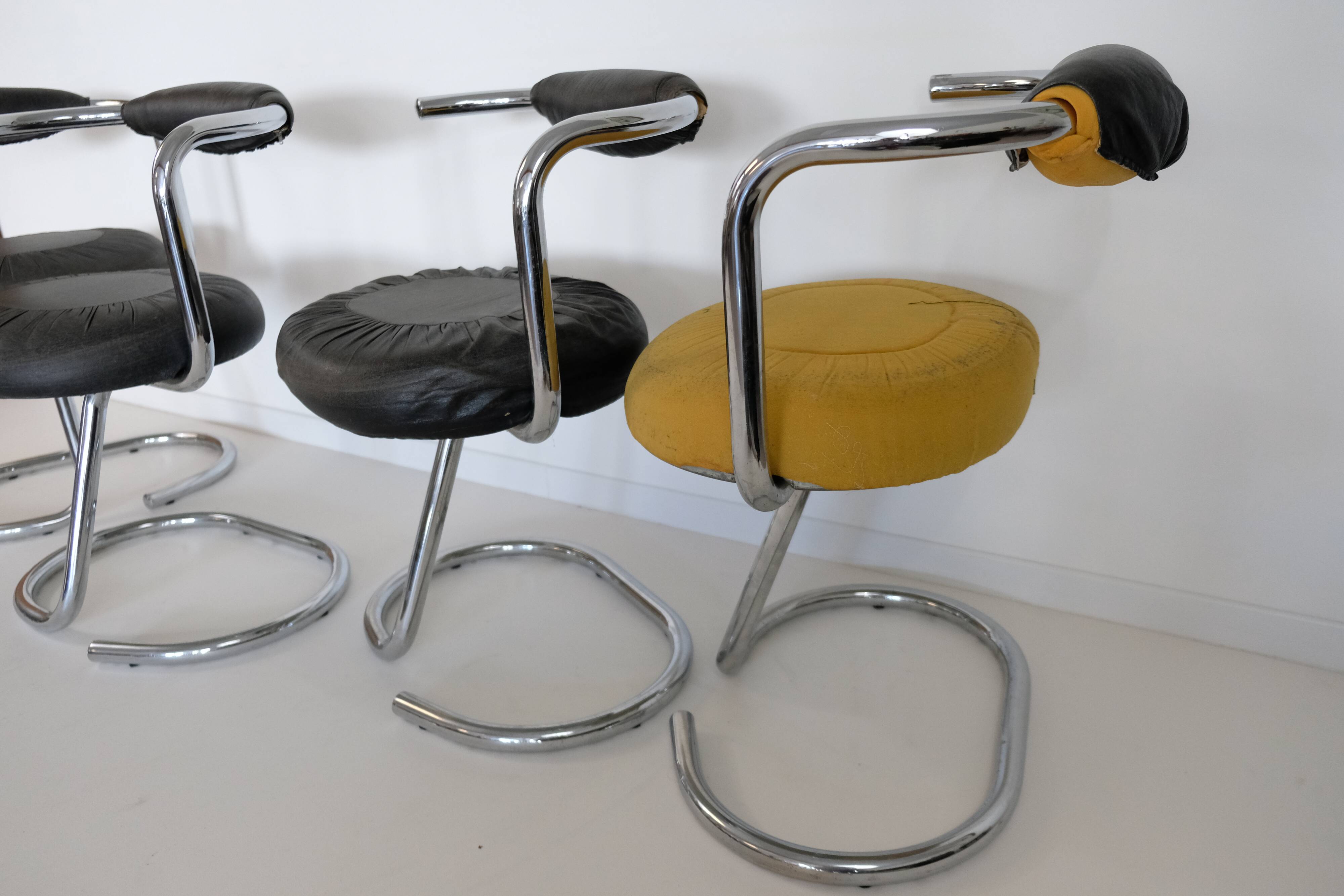 Cobra Chair by Giotto Stoppino