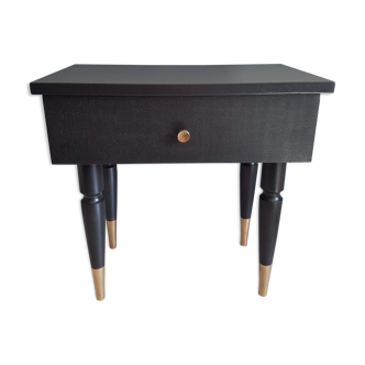 Vintage bedside table to taste the black and gold day