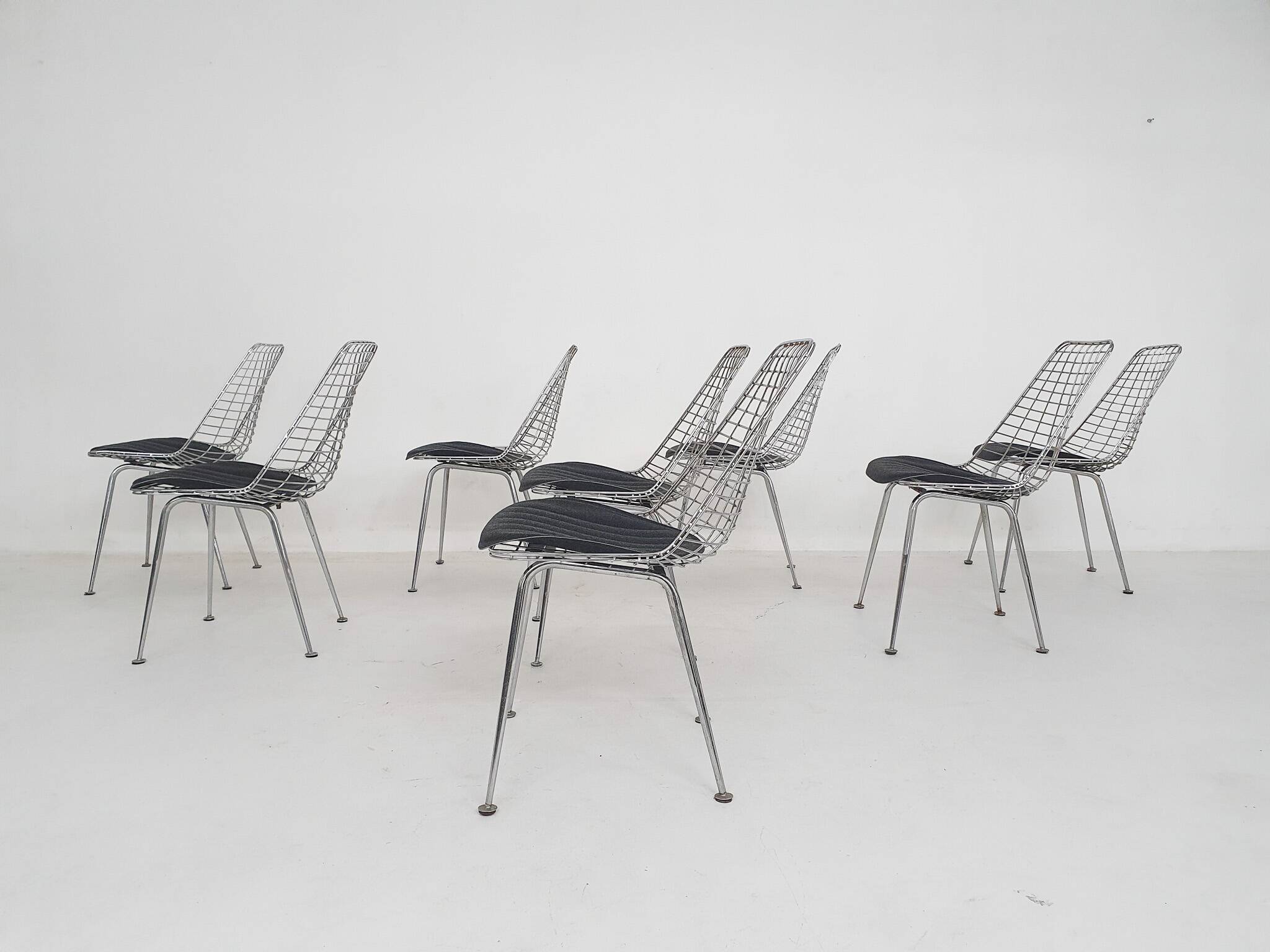 Set of 8 Mid-century wire chairs The Netherlands 1950's